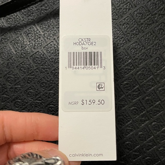 NWT Calvin Klein Large Monogram Logo Print Pebbled Leather Tote In Black - Picture 4 of 8